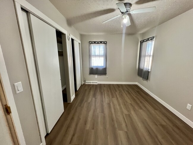 Foto del edificio - 219 W Converse St