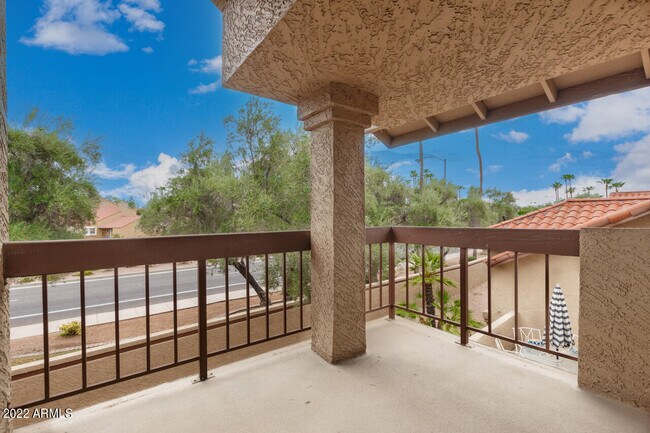 Building Photo - 8700 E Mountain View Rd