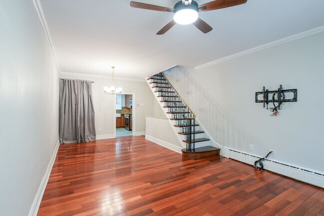 Foto del edificio - Updated 3BR townhome with finished basement in Girard Estate!