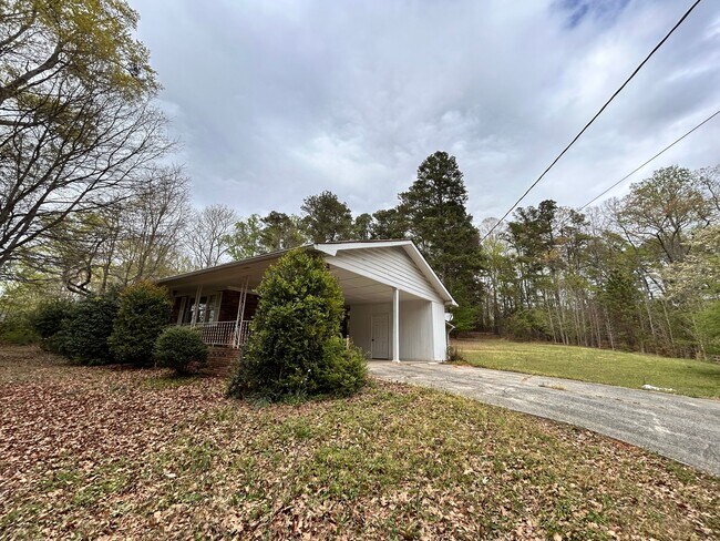 Foto del edificio - 5007 Spring Hill Dr