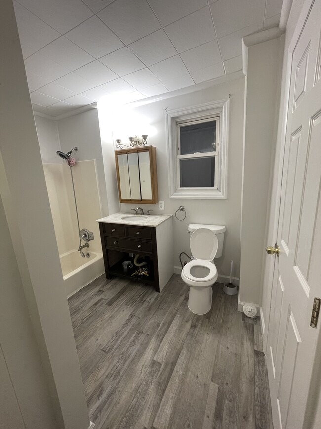 Building Photo - 7347 Waldman Ave