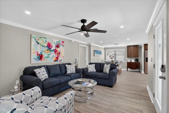 Building Photo - 2411 Ringling Blvd