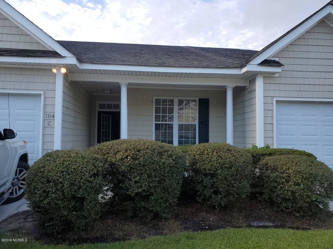 104 Thrasher Ct, Hampstead, NC 28443 Townhome Rentals in Hampstead NC