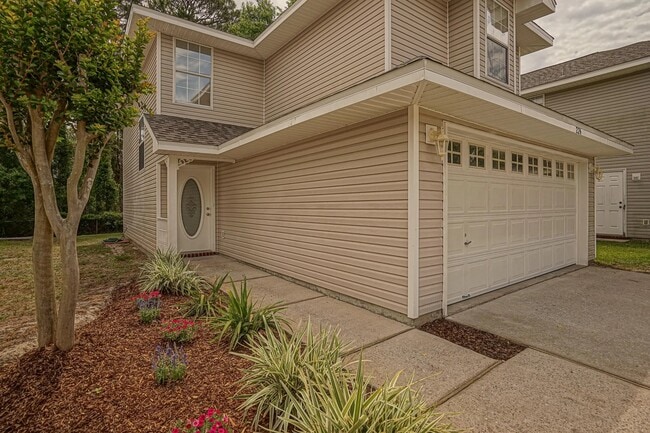 Foto del edificio - 224 Twin Lakes Ln