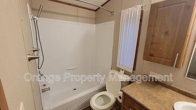 Building Photo - 920 Cedar Village Ln