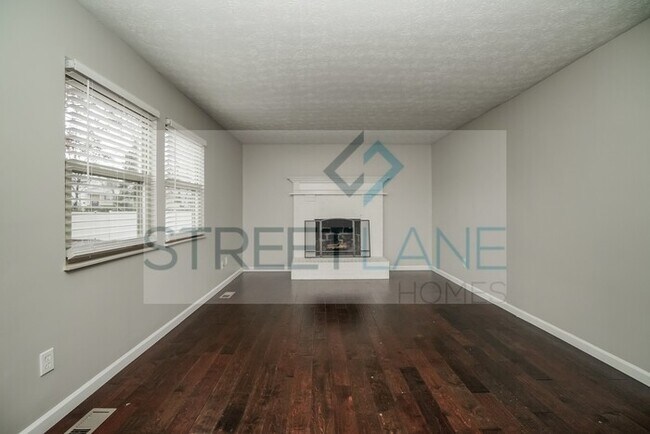 Foto del edificio - REDUCED! - Now offering $500 off first ful...