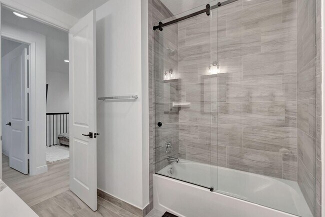 Foto del edificio - 15760 Italian Cypress Way