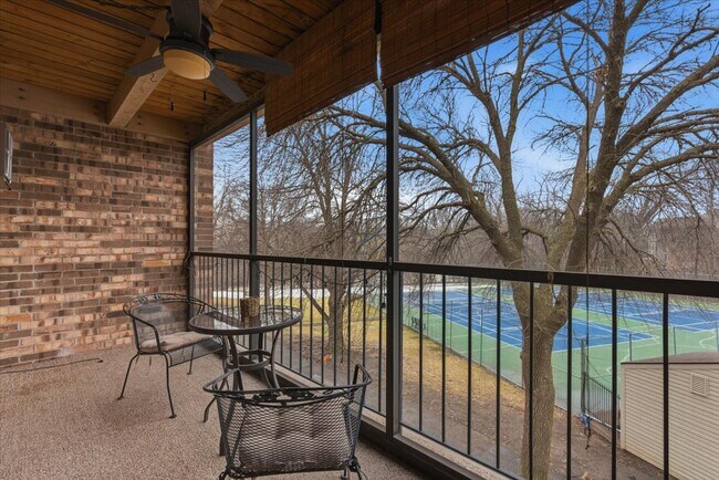 Foto del edificio - 10451 Greenbrier Rd