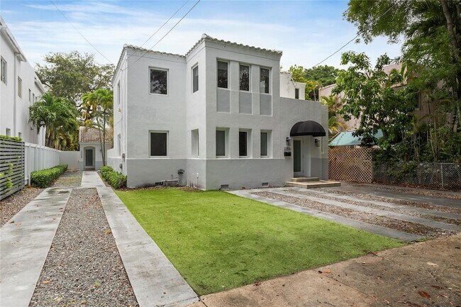 Foto del edificio - 2356 SW 16th Ave