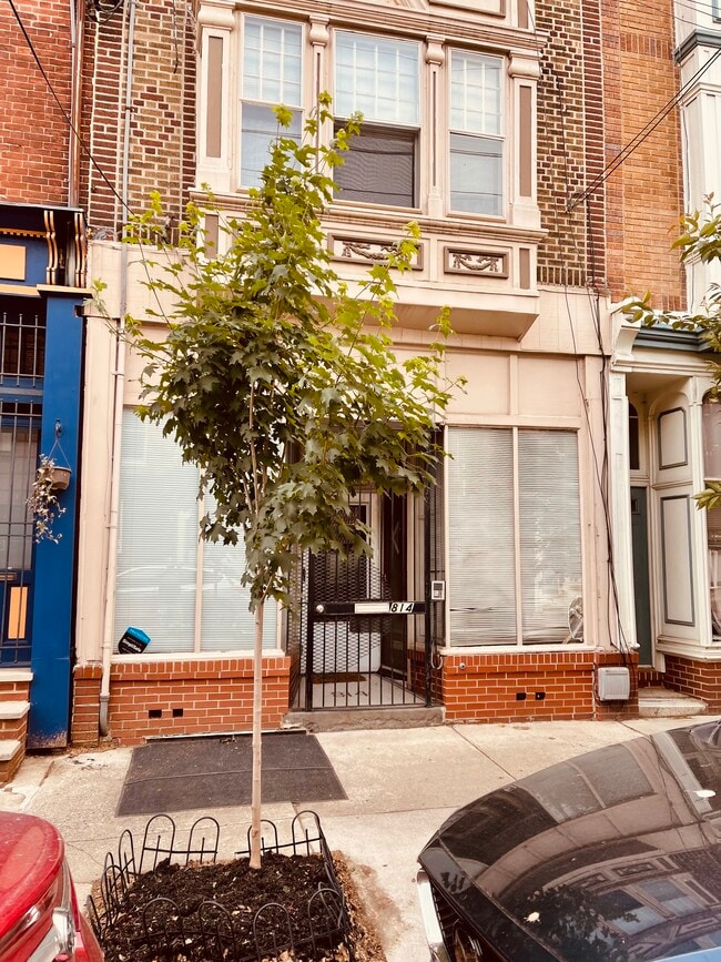 Building Photo - 814 S 4th St