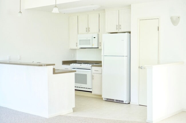 Building Photo - Parkwood Court Apartments