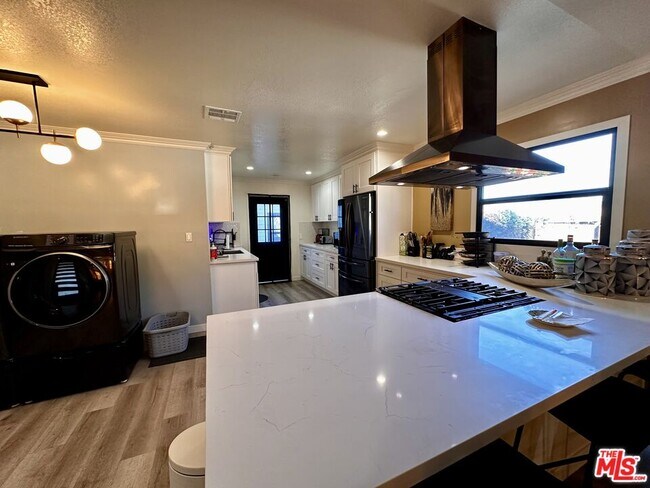 Building Photo - 6325 6th Ave