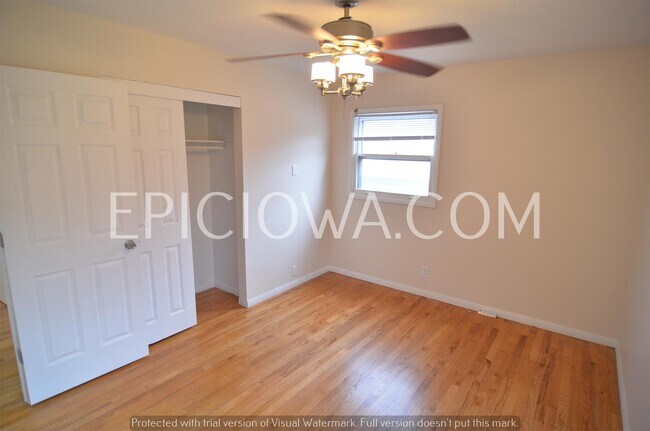 Building Photo - 1225 Harold Dr SE