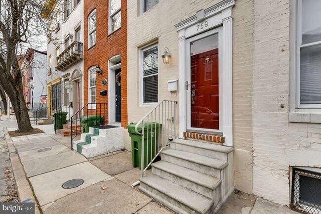 Foto del edificio - 768 Carroll St