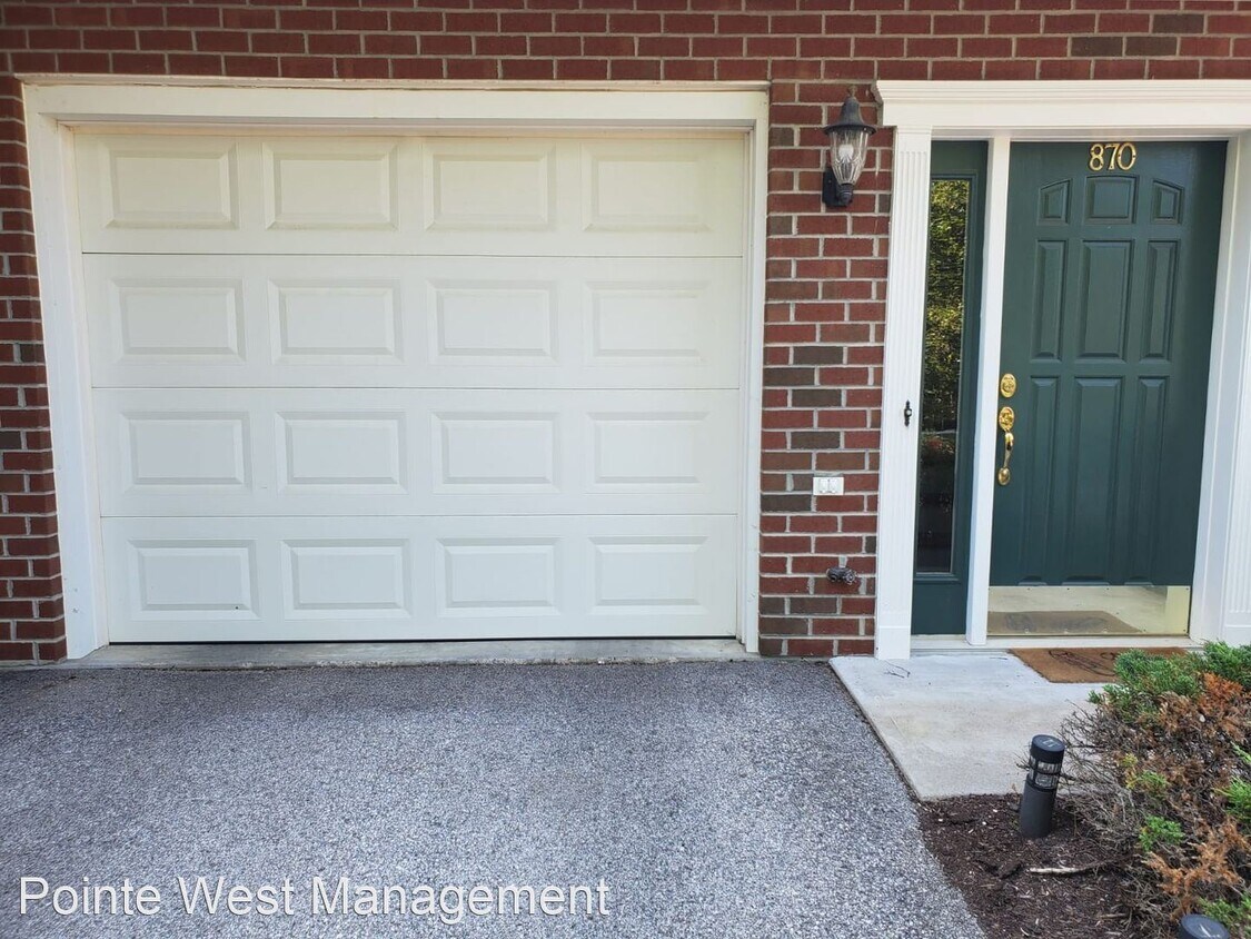 2 br, 2.5 bath House 870 Oak Tree Blvd House for Rent in