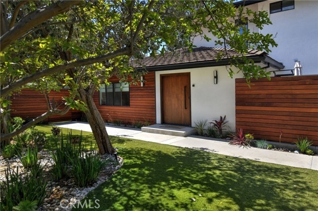 Building Photo - 4751 Del Moreno Dr