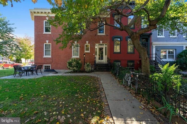 Building Photo - 337 Maryland Ave NE