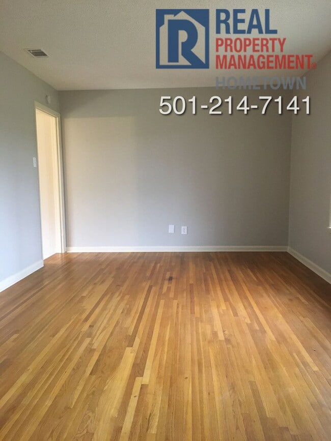 Building Photo - 5109 N Cedar St