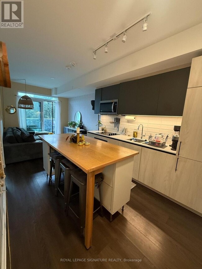 Building Photo - 150 Logan Ave