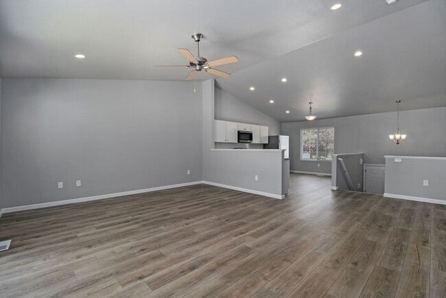 Foto del edificio - 4004 Sumner Dr