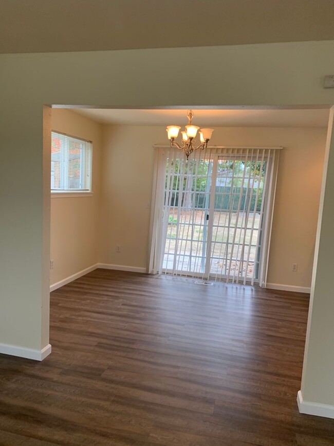 Building Photo - Available Now! 3 Bedroom ~ 1.5 Bathroom Ho...