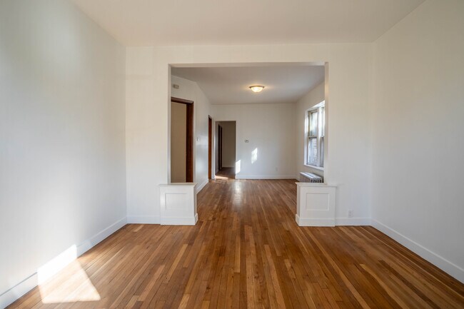 Foto del edificio - 4904 W School St