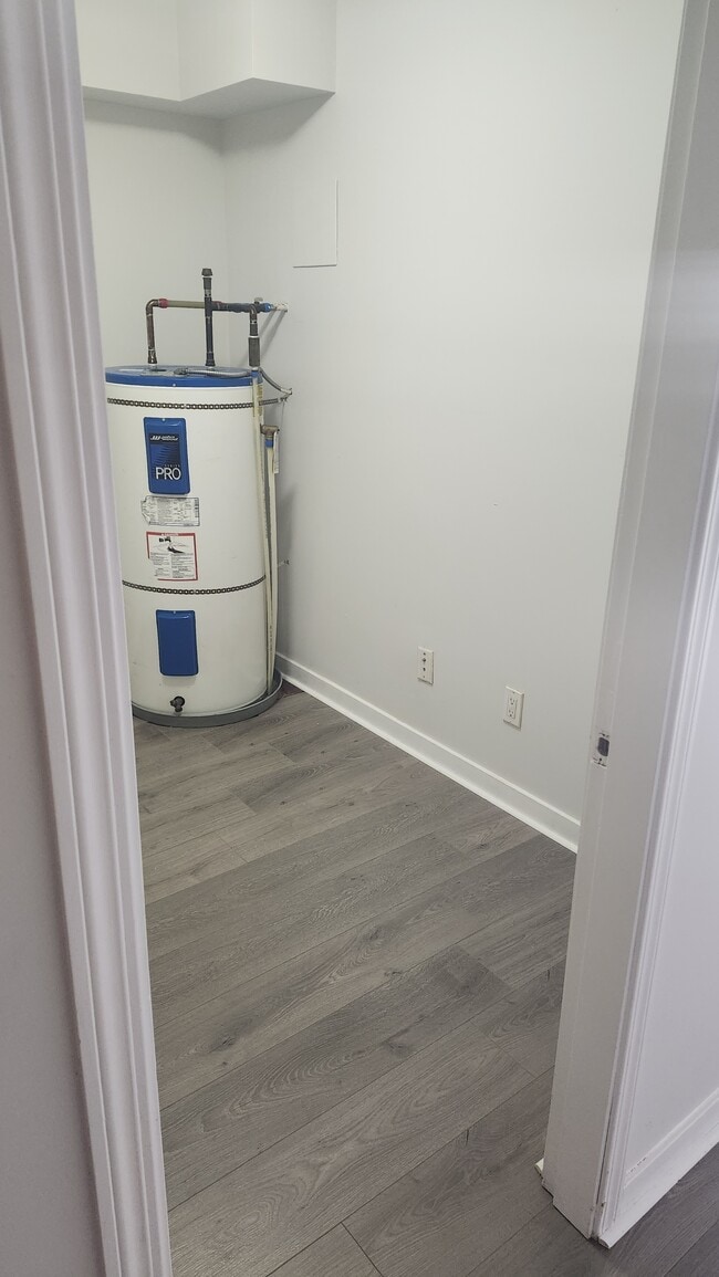 Building Photo - 3683 E Hastings St