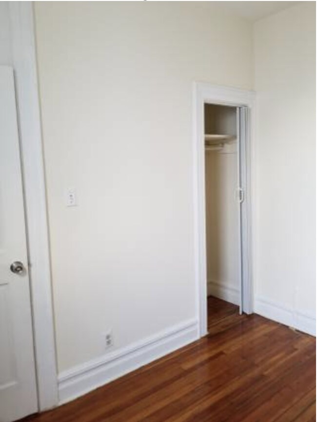 Building Photo - 270 68th St