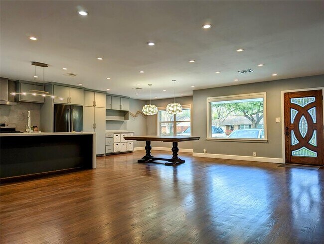 Foto del edificio - 1803 Crystal Ct