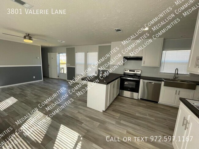 Foto del edificio - 3801 Valerie Ln