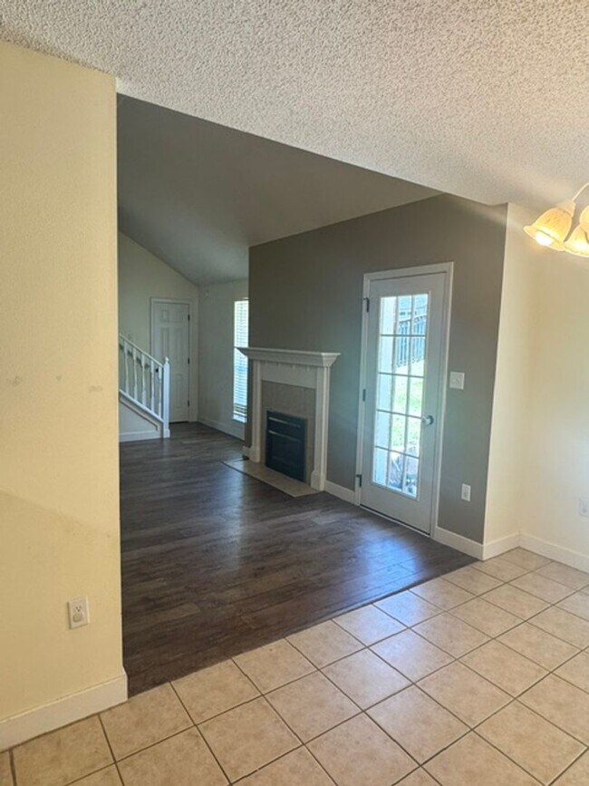 Building Photo - Spacious 4 Bedroom in South Crestview!