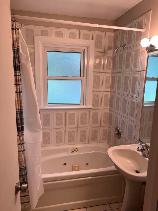 Building Photo - 19833 Mokena St