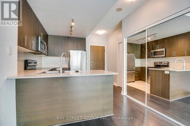 Building Photo - 3985 Grand Park Dr