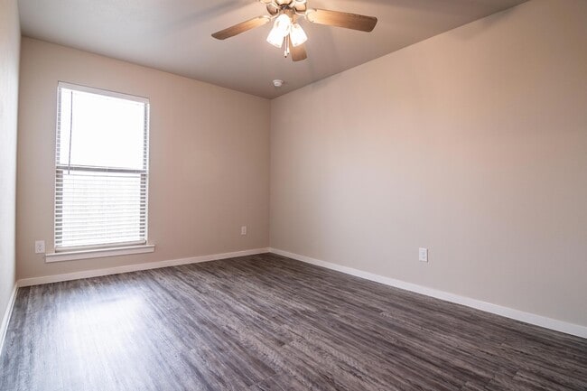 Foto del edificio - 2118 Langford Ave