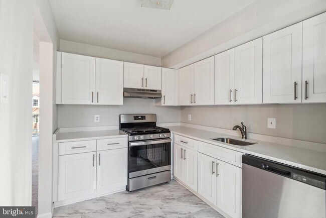 Foto del edificio - 762 Quince Orchard Blvd