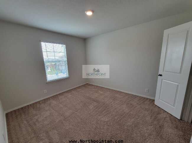 Foto del edificio - 4 bedroom home in Saint Hedwig Available Now!