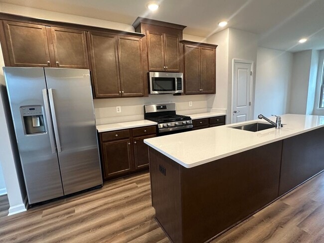 Building Photo - 6943 Cloverfield Ln