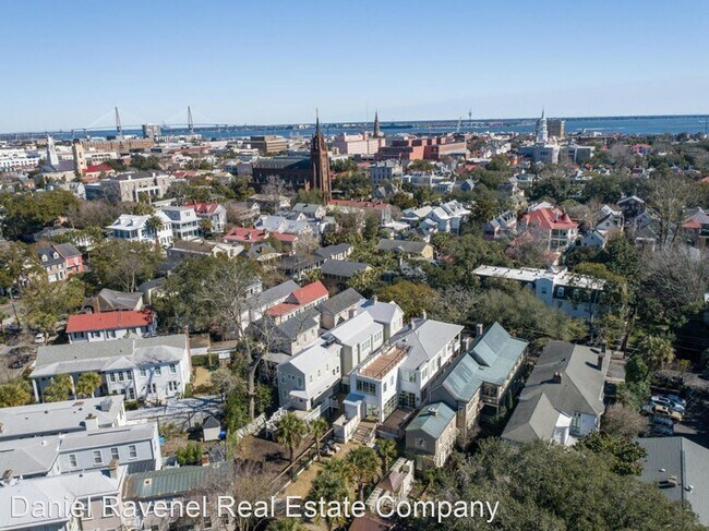 Building Photo - 4 br, 4 bath House - 13 Logan Street
