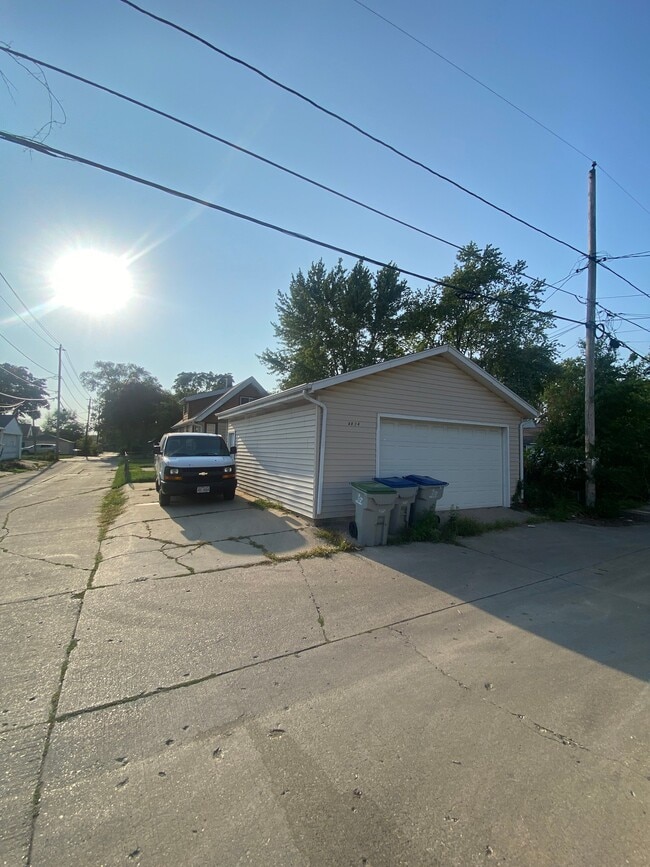 Building Photo - 4824 N 25th St