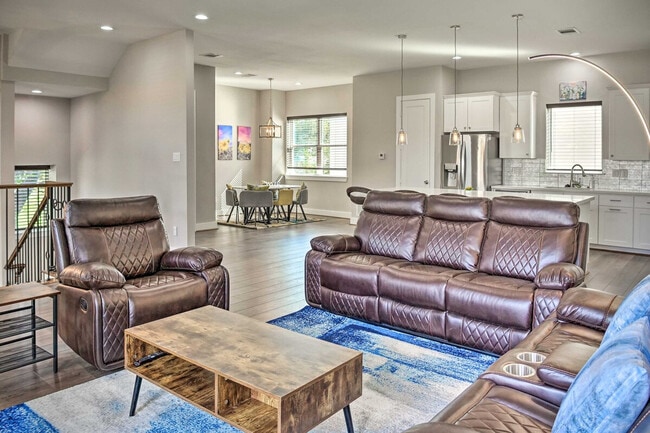 Foto del edificio - 6403 Bowling Green St