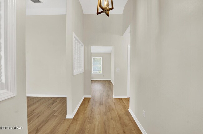 Foto del edificio - 7525 Melody Ln