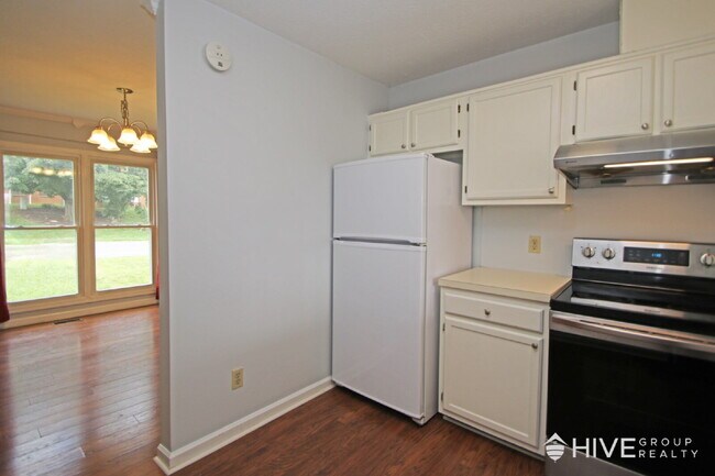 Foto del edificio - 3-Bedroom, 2.5-Bath Townhouse with Finishe...