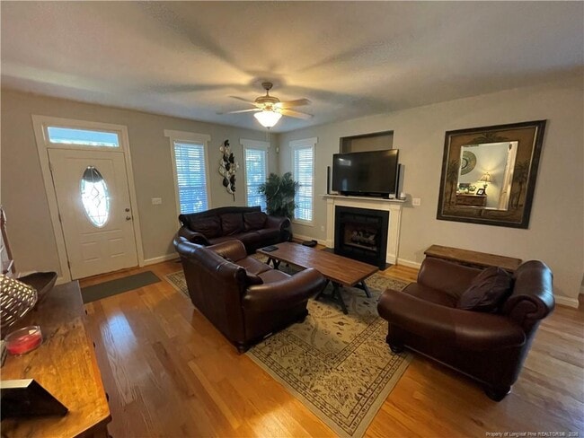 Building Photo - 34 Woodbury Ln