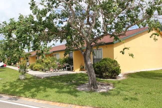 Building Photo - Springwood Villas