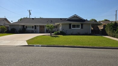 Building Photo - 5552 Tammarisk Dr