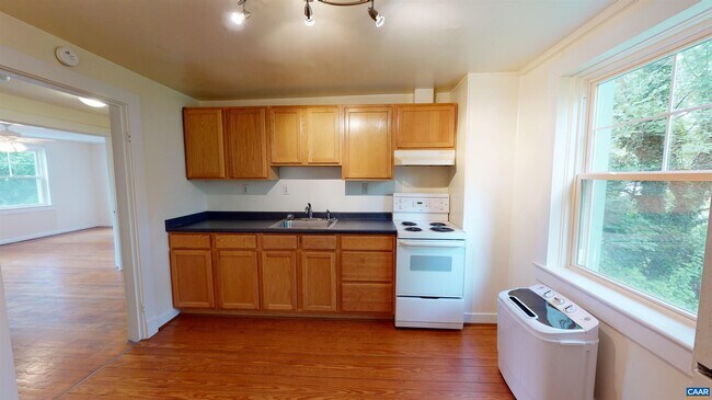 Foto del edificio - 1302 Crozet Ave