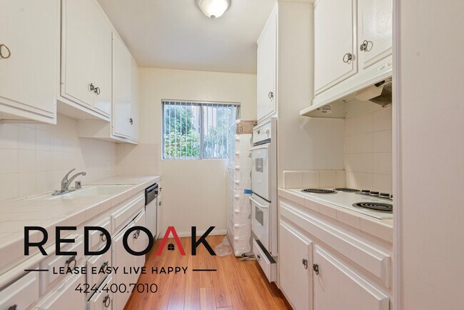 Foto del edificio - 319 S Clark Dr