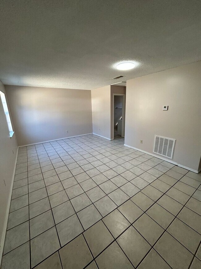 Foto del edificio - 156 Bennett Cir