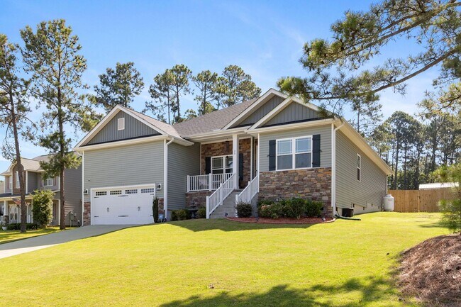 Foto del edificio - Beautiful 3 Bedroom 2 Bath Ranch