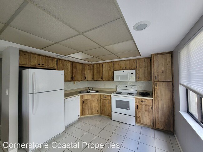 Building Photo - 3 br, 2.5 bath House - 13655 McGregor Vill...